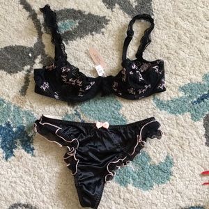 Victoria’s Secret bra and panties 34 B Small